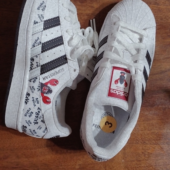 Adidas Save the Lobster 🦞 - Picture 3 of 13